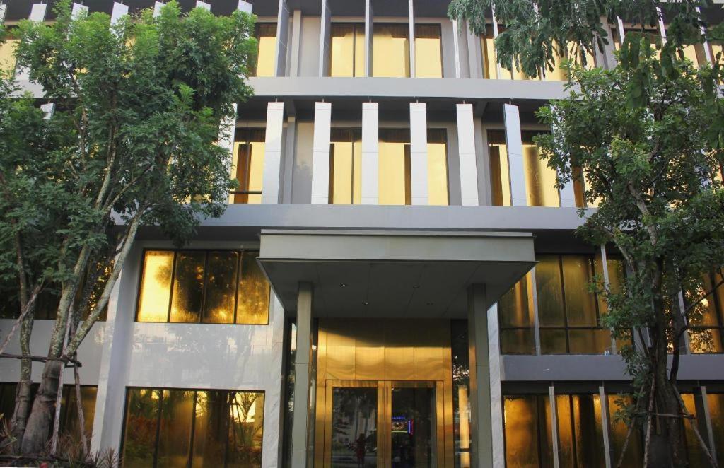 Holiday Poipet Bagian luar foto