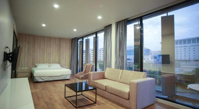 Holiday Poipet Bagian luar foto