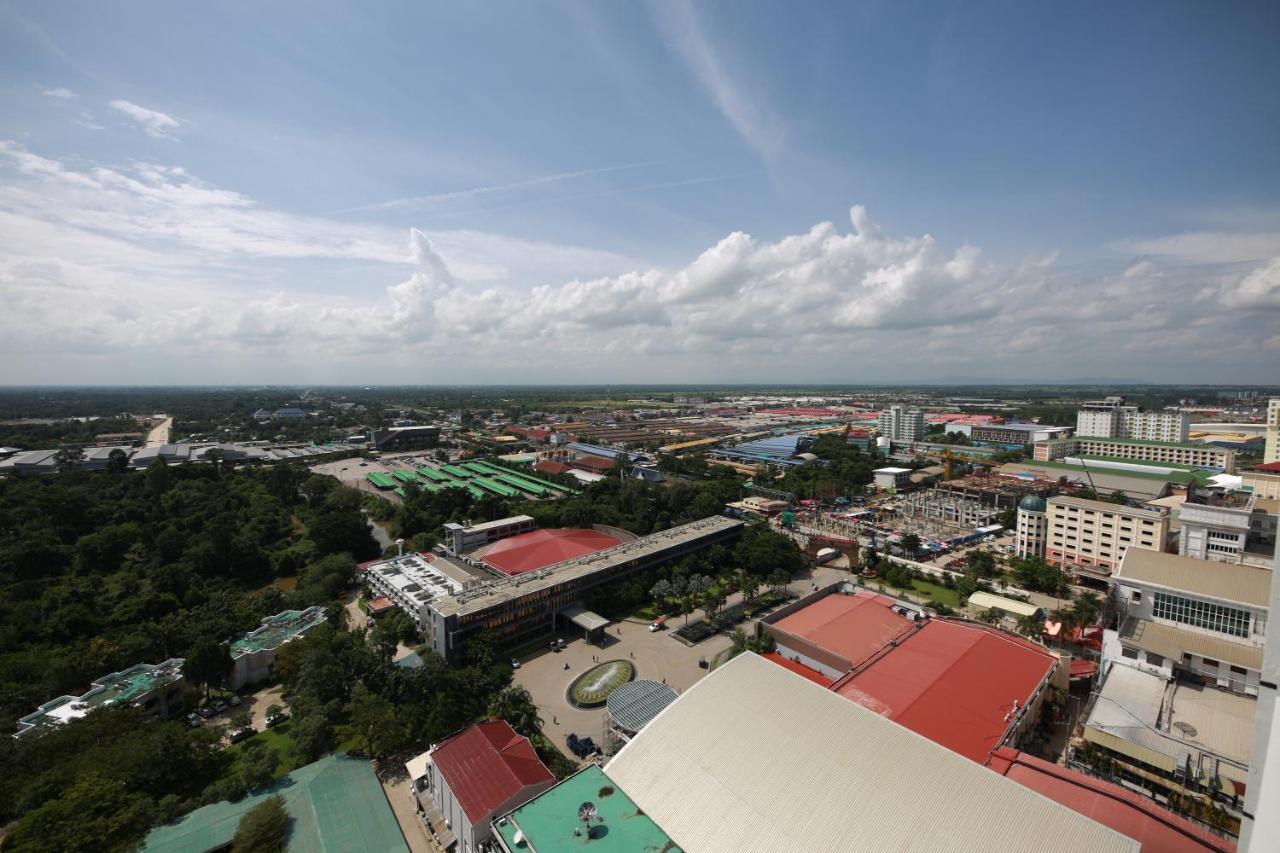 Holiday Poipet Bagian luar foto